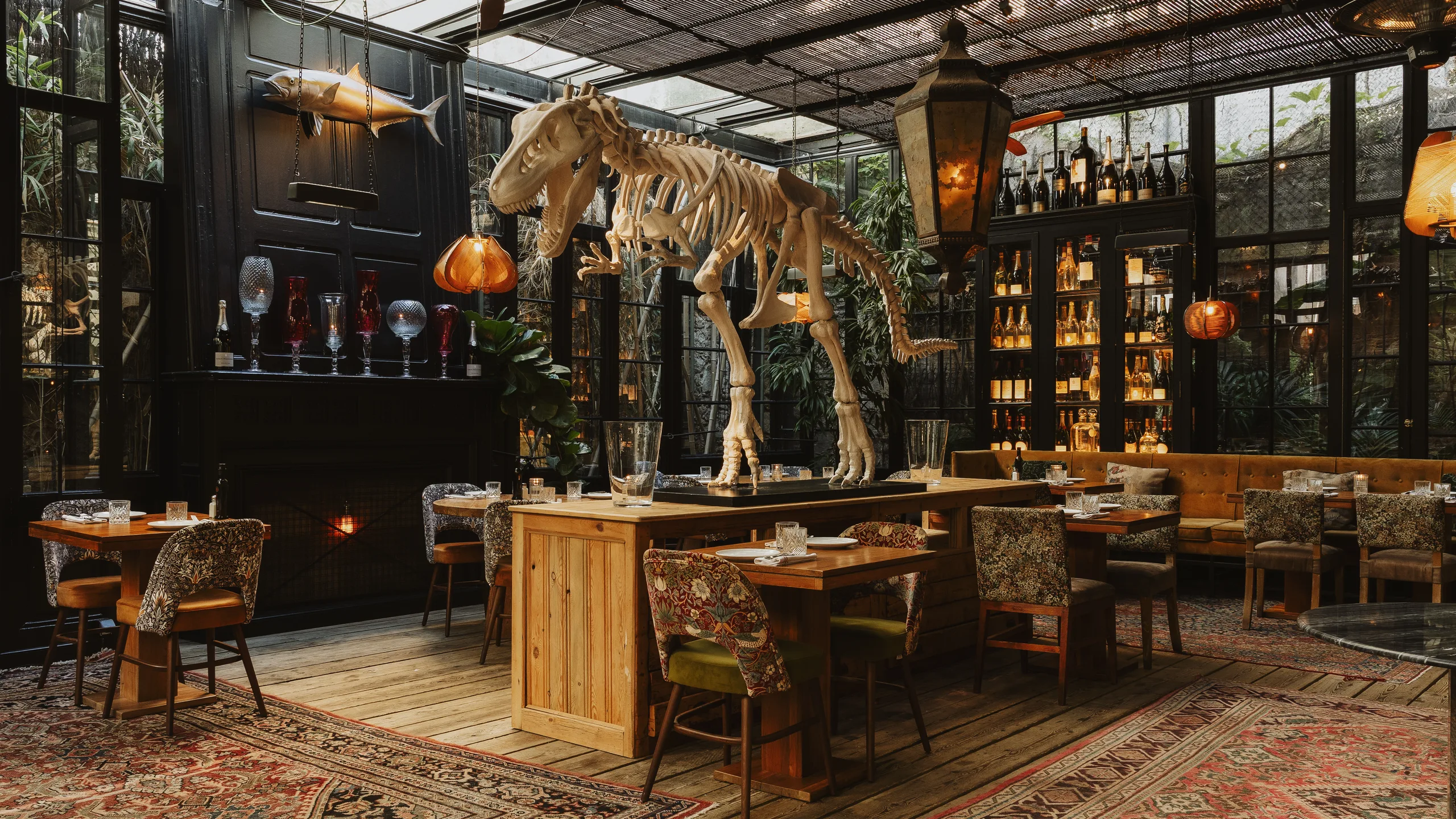 Candle-lit dining room at Boca Grande Barcelona